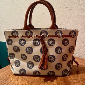 ✨Dooney & Bourke Logo Canvas Satchel